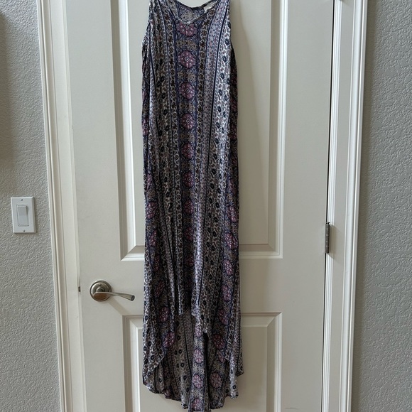 Knox Rose slip dress. Spaghetti strap. V neck. High/low hem. EUC. Hippie. Boho - Picture 11 of 11